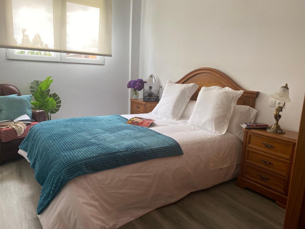 Campo De Estrellas Apartment ซานติอาโก เด กอมโปสเตลา ภายนอก รูปภาพ