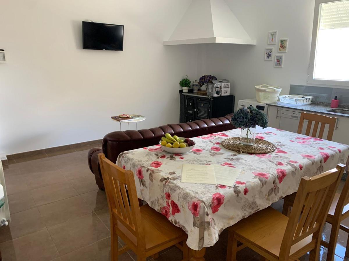 Campo De Estrellas Apartment ซานติอาโก เด กอมโปสเตลา ภายนอก รูปภาพ